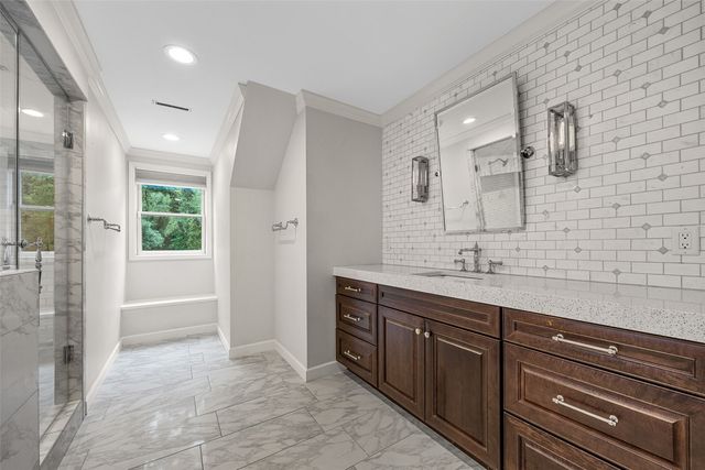 3016 Forest Gate Cir, Iowa City, IA 52240