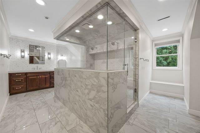 3016 Forest Gate Cir, Iowa City, IA 52240