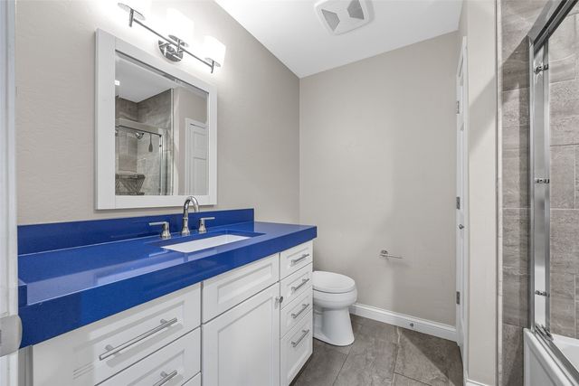 3016 Forest Gate Cir, Iowa City, IA 52240