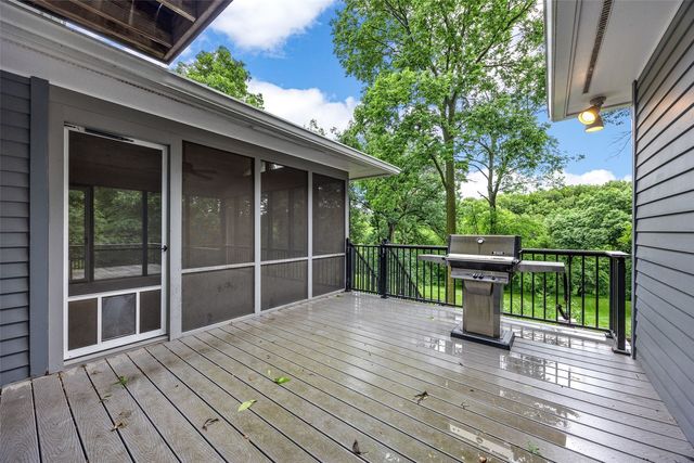 3016 Forest Gate Cir, Iowa City, IA 52240