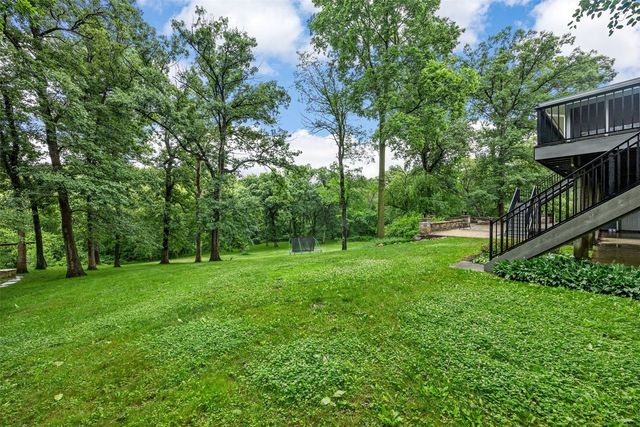 3016 Forest Gate Cir, Iowa City, IA 52240