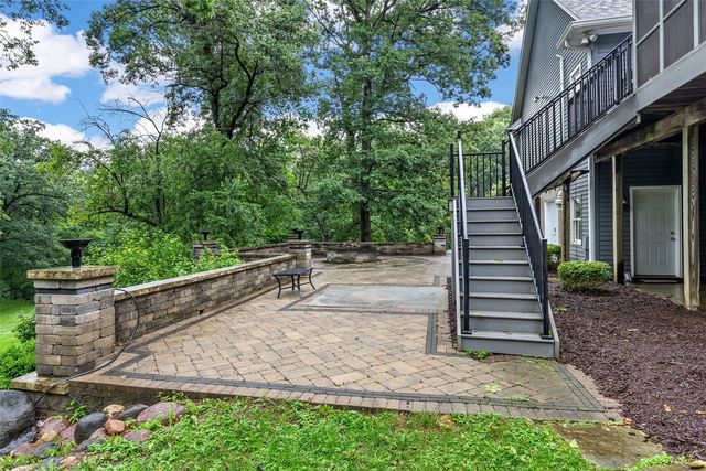 3016 Forest Gate Cir, Iowa City, IA 52240