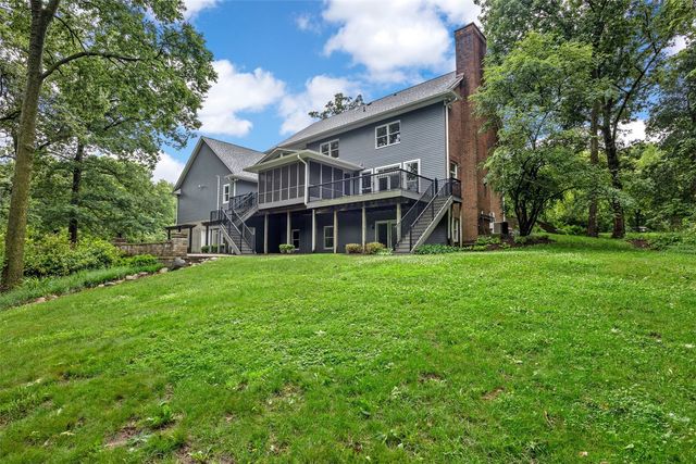 3016 Forest Gate Cir, Iowa City, IA 52240