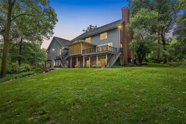 3016 Forest Gate Cir, Iowa City, IA 52240