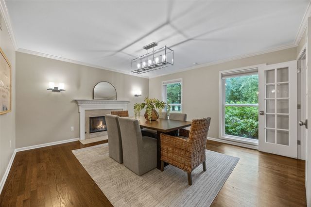 3016 Forest Gate Cir, Iowa City, IA 52240