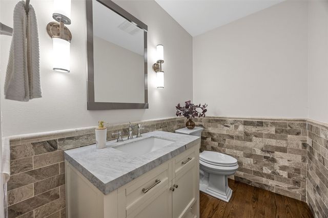 3016 Forest Gate Cir, Iowa City, IA 52240