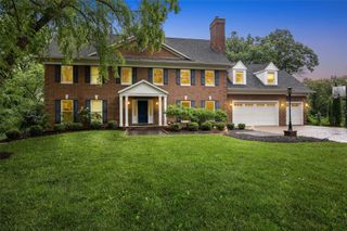 3016 Forest Gate Cir, Iowa City, IA 52240