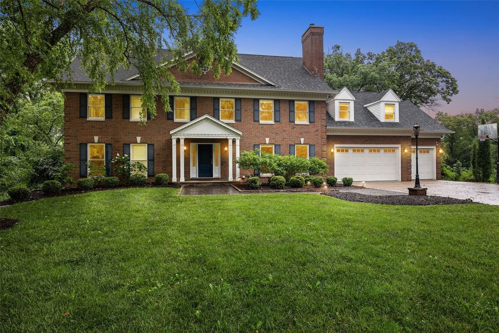 3016 Forest Gate Cir, Iowa City, IA 52240
