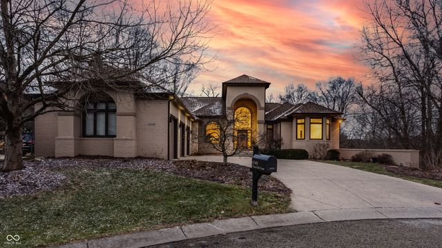 4548 Chase Oak Court, Zionsville, IN 46077