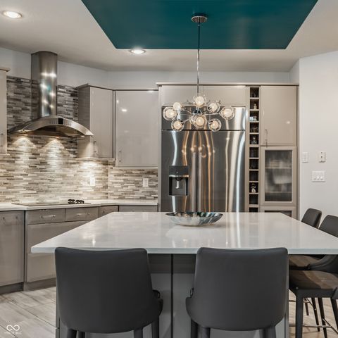 4548 Chase Oak Court, Zionsville, IN 46077