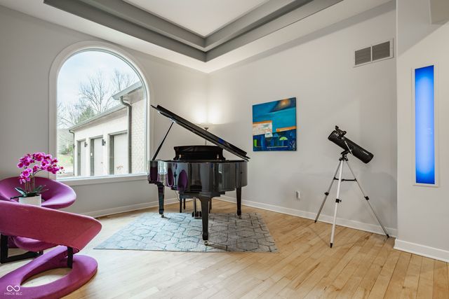 4548 Chase Oak Court, Zionsville, IN 46077