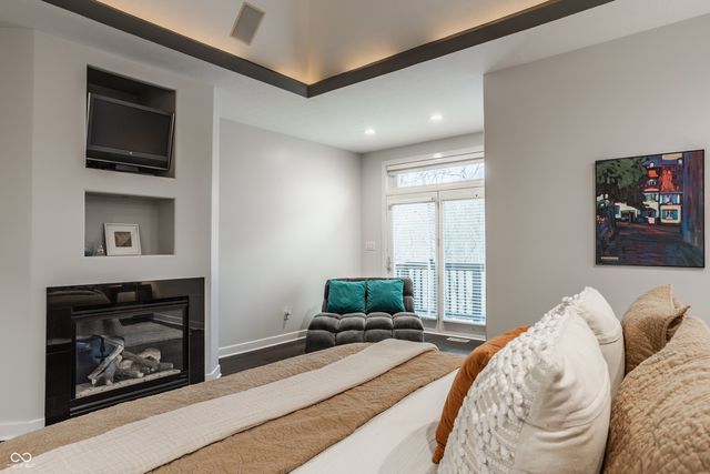 4548 Chase Oak Court, Zionsville, IN 46077