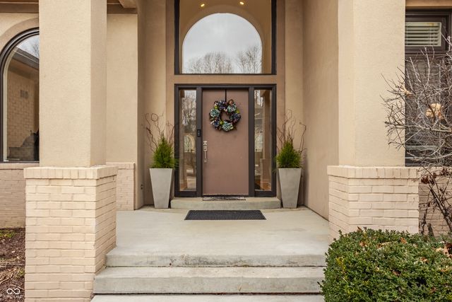 4548 Chase Oak Court, Zionsville, IN 46077