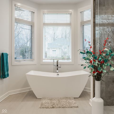 4548 Chase Oak Court, Zionsville, IN 46077