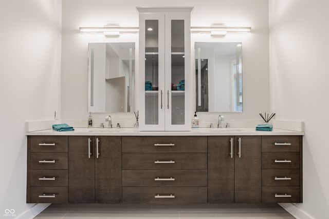 4548 Chase Oak Court, Zionsville, IN 46077