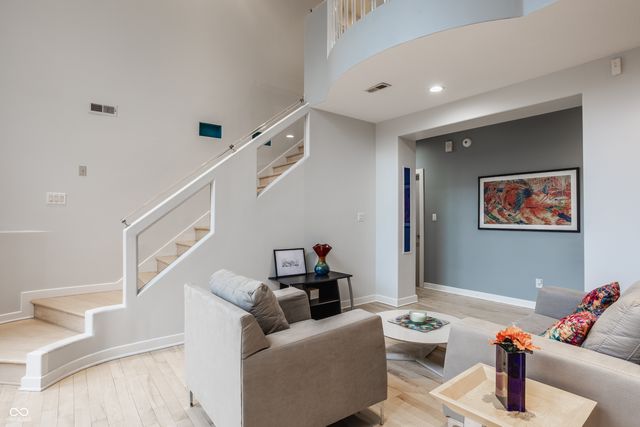 4548 Chase Oak Court, Zionsville, IN 46077