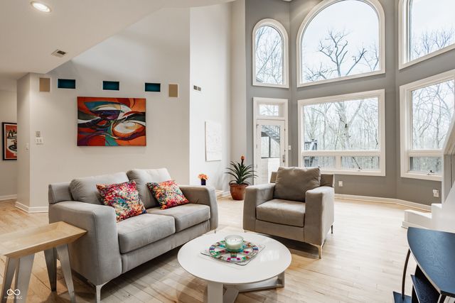 4548 Chase Oak Court, Zionsville, IN 46077