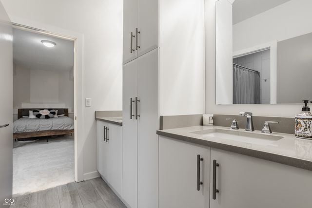 4548 Chase Oak Court, Zionsville, IN 46077