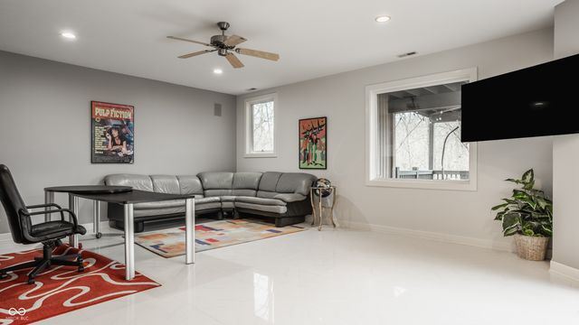 4548 Chase Oak Court, Zionsville, IN 46077