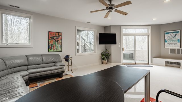 4548 Chase Oak Court, Zionsville, IN 46077