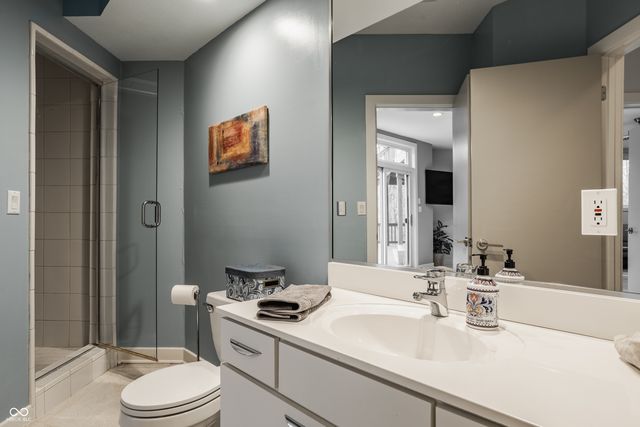 4548 Chase Oak Court, Zionsville, IN 46077