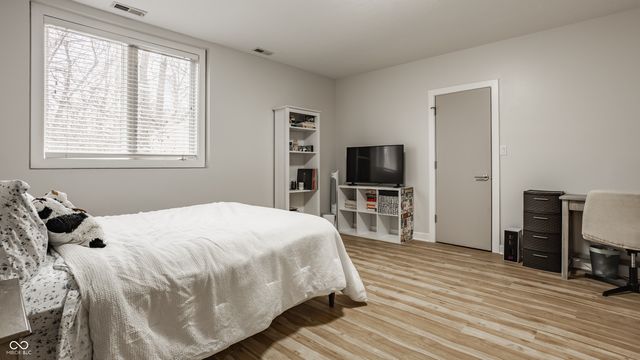 4548 Chase Oak Court, Zionsville, IN 46077