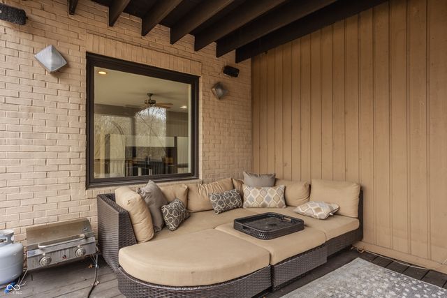 4548 Chase Oak Court, Zionsville, IN 46077