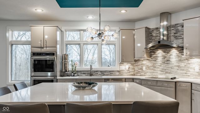 4548 Chase Oak Court, Zionsville, IN 46077