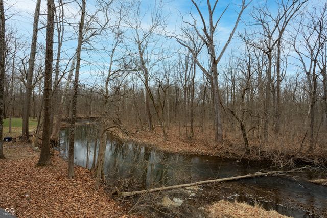 4548 Chase Oak Court, Zionsville, IN 46077