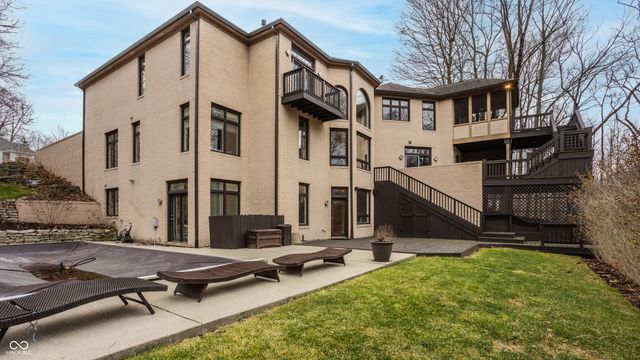 4548 Chase Oak Court, Zionsville, IN 46077