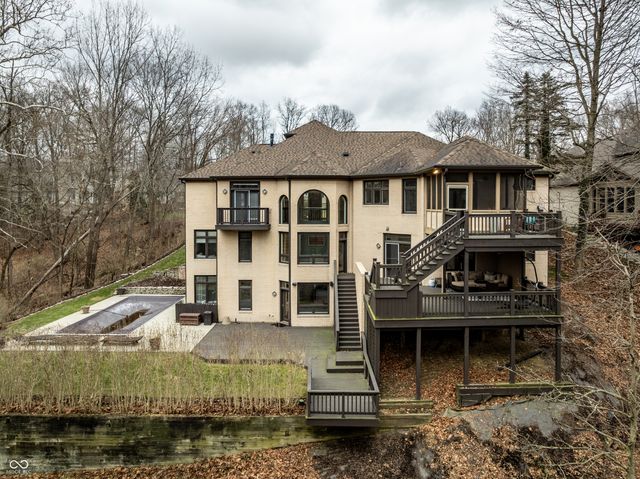 4548 Chase Oak Court, Zionsville, IN 46077