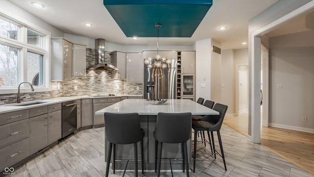 4548 Chase Oak Court, Zionsville, IN 46077