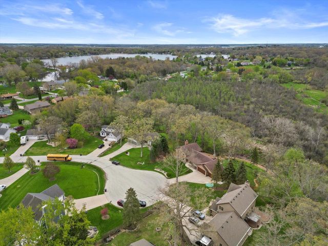 27421 Le Mays COURT, Waterford, WI 53185