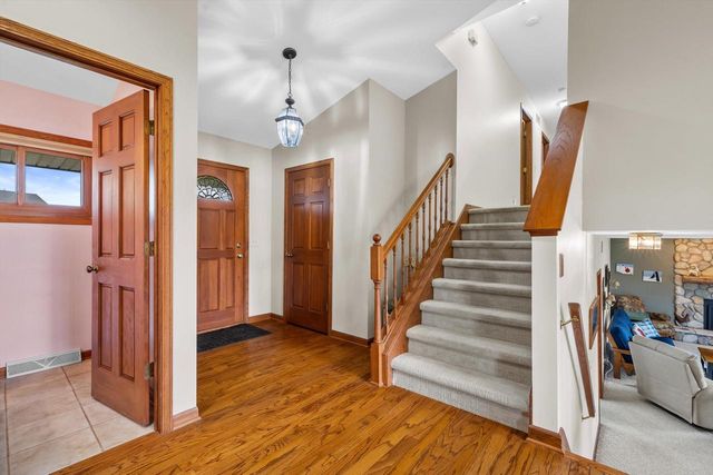 27421 Le Mays COURT, Waterford, WI 53185
