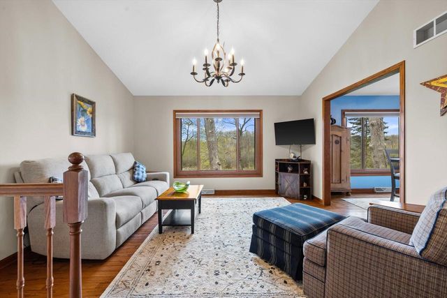 27421 Le Mays COURT, Waterford, WI 53185
