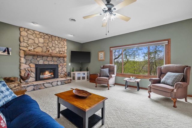 27421 Le Mays COURT, Waterford, WI 53185