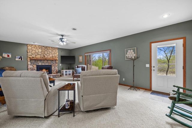 27421 Le Mays COURT, Waterford, WI 53185
