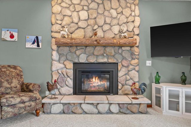 27421 Le Mays COURT, Waterford, WI 53185