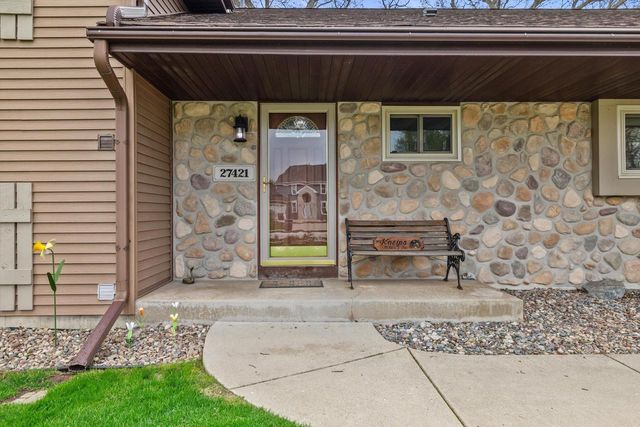 27421 Le Mays COURT, Waterford, WI 53185