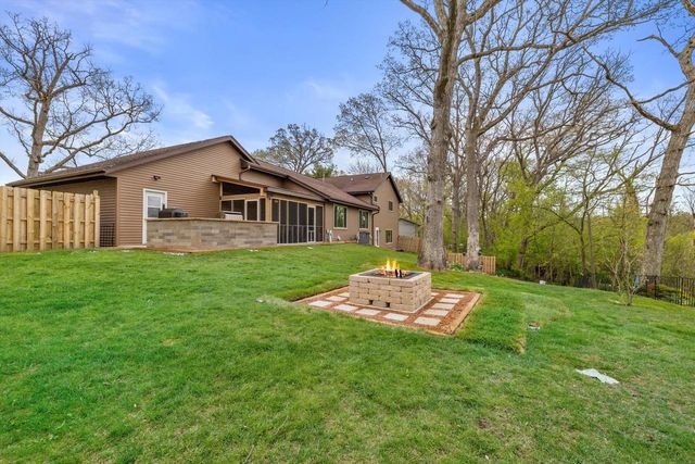 27421 Le Mays COURT, Waterford, WI 53185