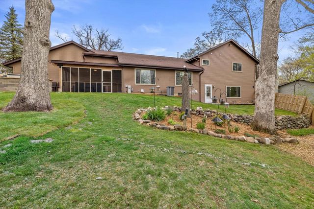 27421 Le Mays COURT, Waterford, WI 53185