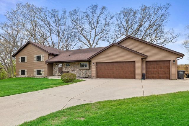 27421 Le Mays COURT, Waterford, WI 53185