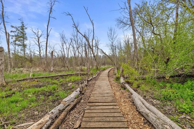 27421 Le Mays COURT, Waterford, WI 53185