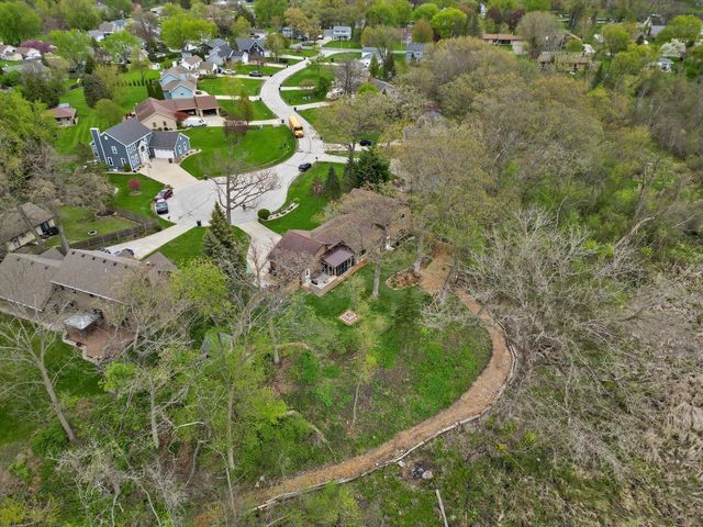 27421 Le Mays COURT, Waterford, WI 53185