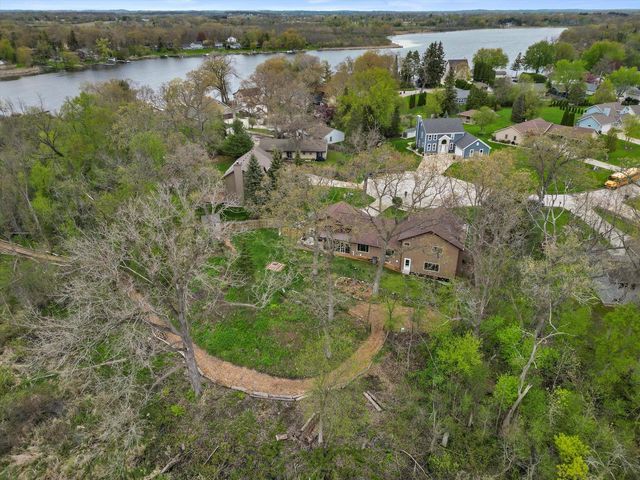 27421 Le Mays COURT, Waterford, WI 53185