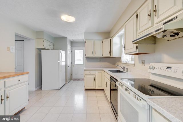 4107 MURPHYS RUN CT, Hampstead, MD 21074