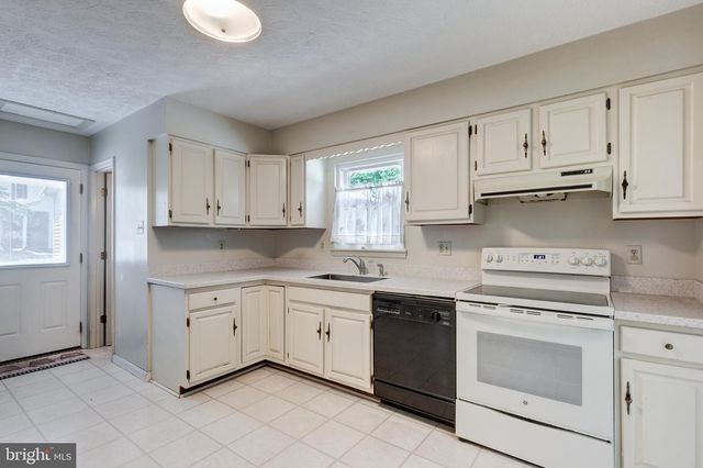 4107 MURPHYS RUN CT, Hampstead, MD 21074