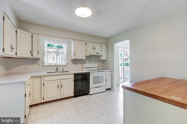 4107 MURPHYS RUN CT, Hampstead, MD 21074