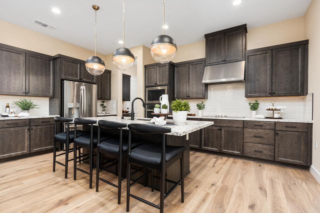 348 N Vista Ave, Fowler, CA 93625