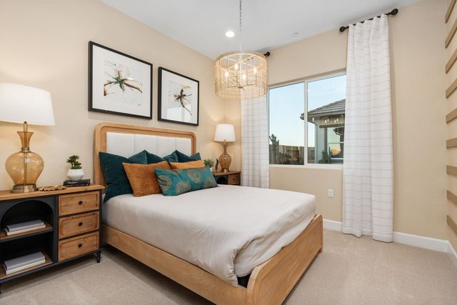 348 N Vista Ave, Fowler, CA 93625